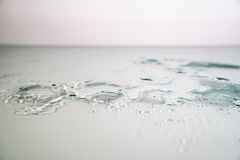 ייבוש רטיבות מתחת לריצוף מחיר שיחסוך לך אלפים